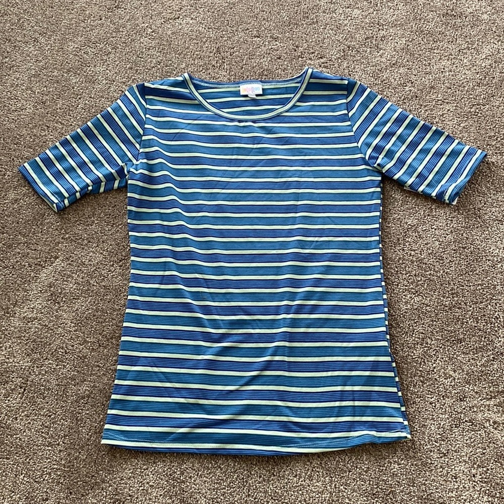 LuLaRoe NWT Gigi Blue Green Striped Fitted Short Sleeve Top SIZE M